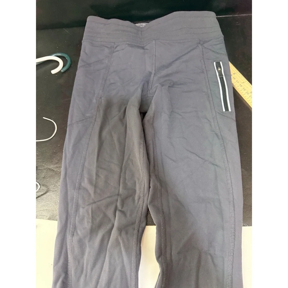 Lululemon Athletica Gray Athletic Leggings with Side Zipper Pocket Size 2‎